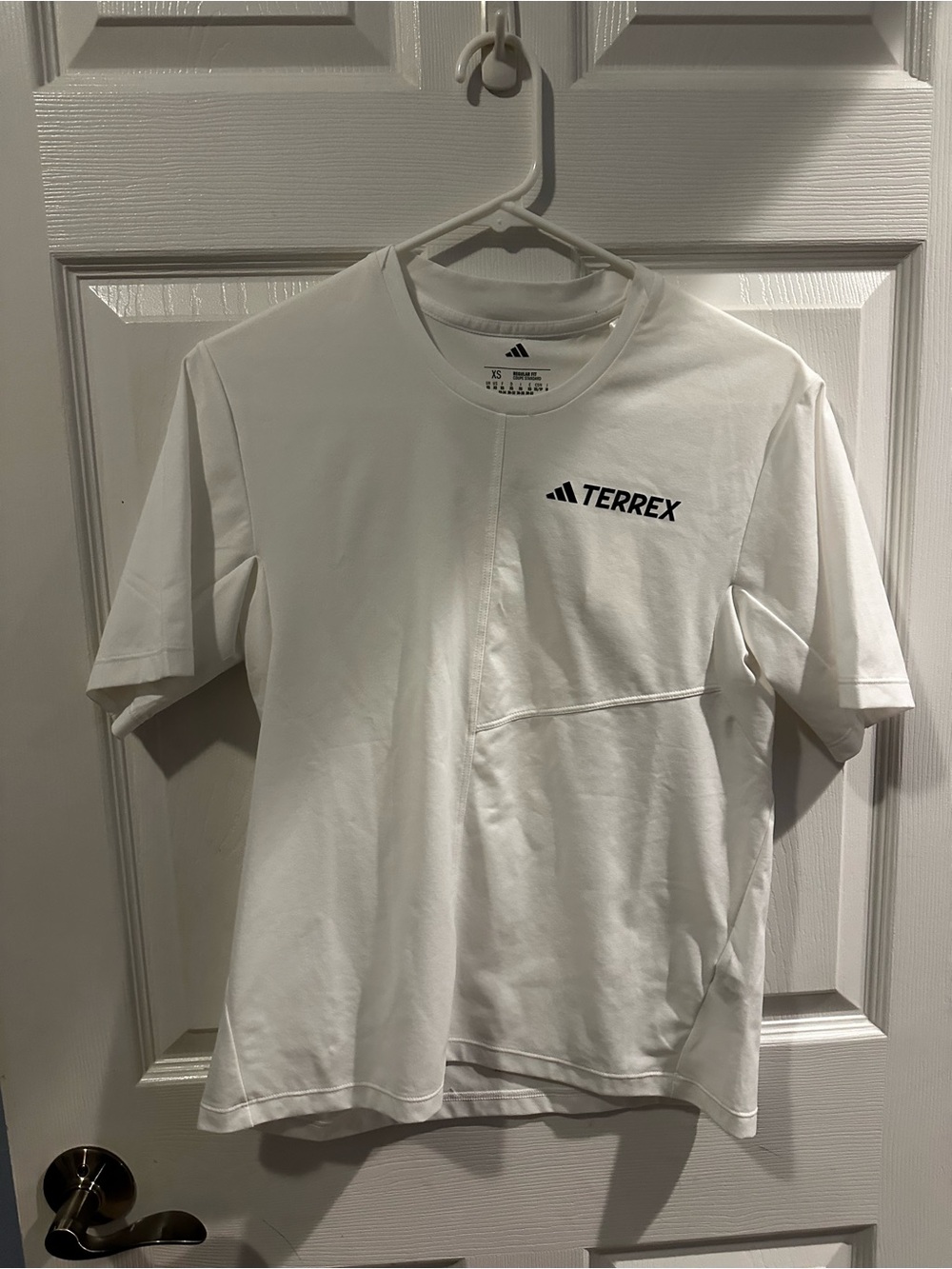 Adidas Terrex Women’s XS White Multi Tee Hiking T-Shirt JE0366 NWT